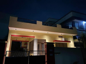 Cheerful 4bedrooms row house (only for family)